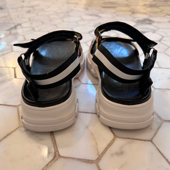 Villa Rouge Esco Sandals, Rainbow Multi/Blk-White, size 6.5 - Picture 5 of 5